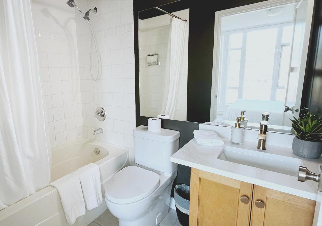 Appartement Downtown Waterfront Kelowna Oasis Newly Renovated 2Bed 2Bath Extérieur photo