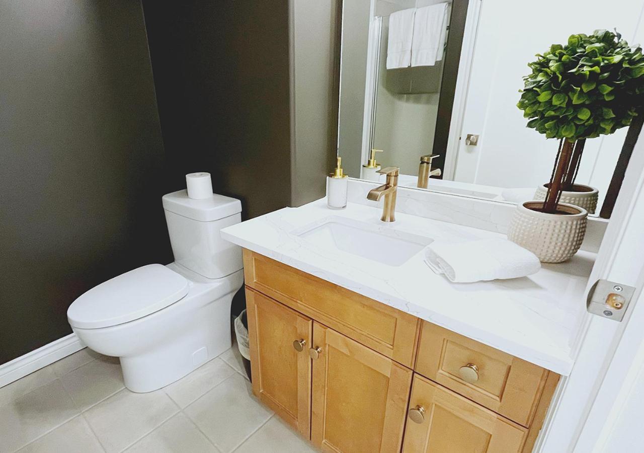 Appartement Downtown Waterfront Kelowna Oasis Newly Renovated 2Bed 2Bath Extérieur photo